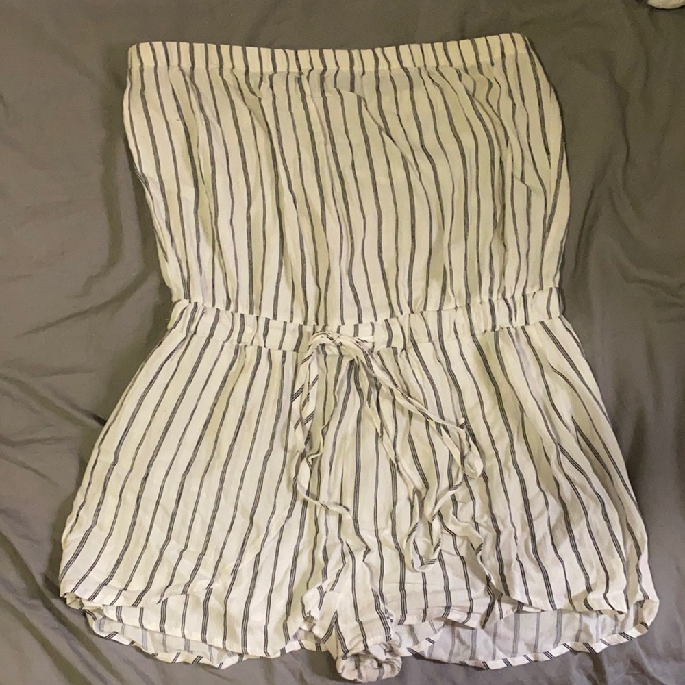 Black and white romper size large